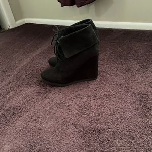 Black wedge micro suede size 6 wedge shoes